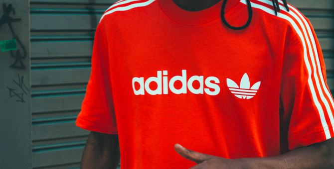 Adidas будет принимать ношеные вещи