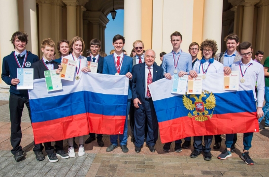 Российские школьники стали лучшими на Международной Менделеевской олимпиаде