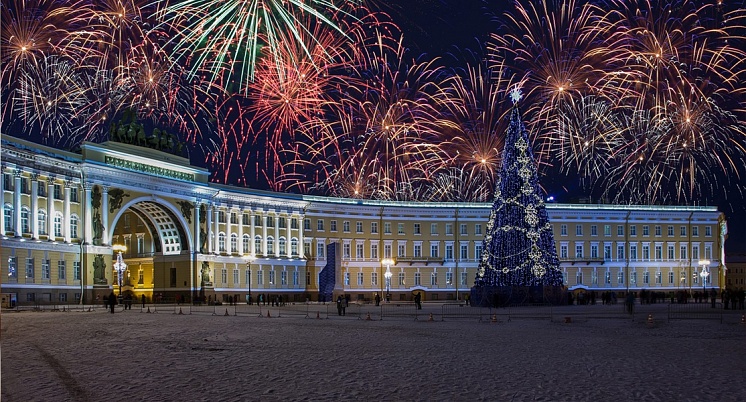 Новогодние гулянья на Дворцовой площади