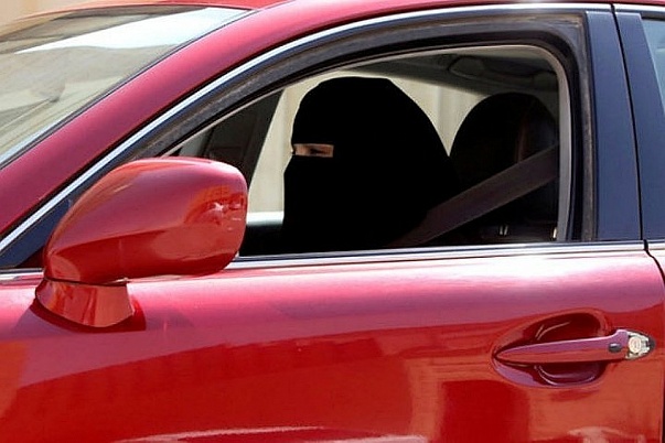 Саудовские женщины стали участниками дорожного движения