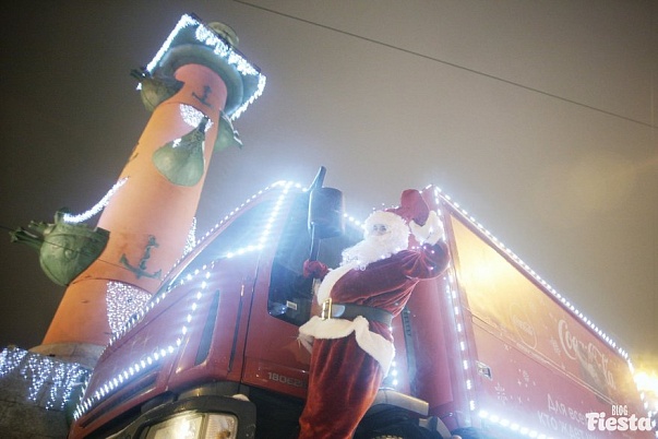 Встречай рождественский караван Coca-Cola в Санкт-Петербурге