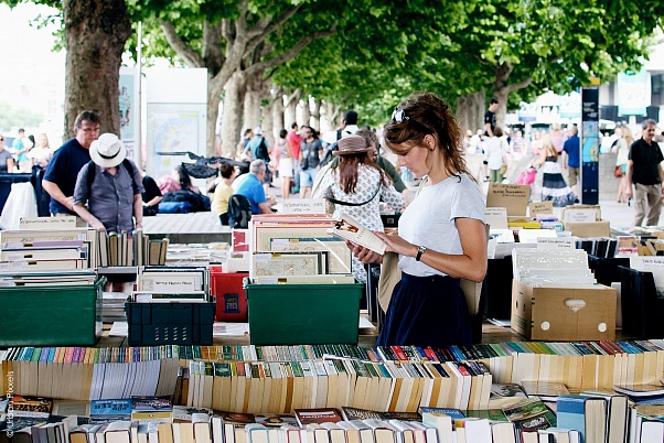 Книжные аллеи в Санкт-Петербурге